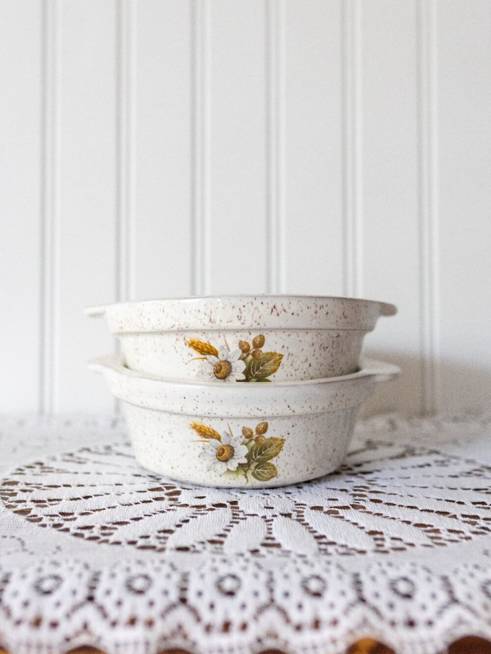 Vintage Blue Mountain Pottery "Country Charm" Set of 2 Bowls